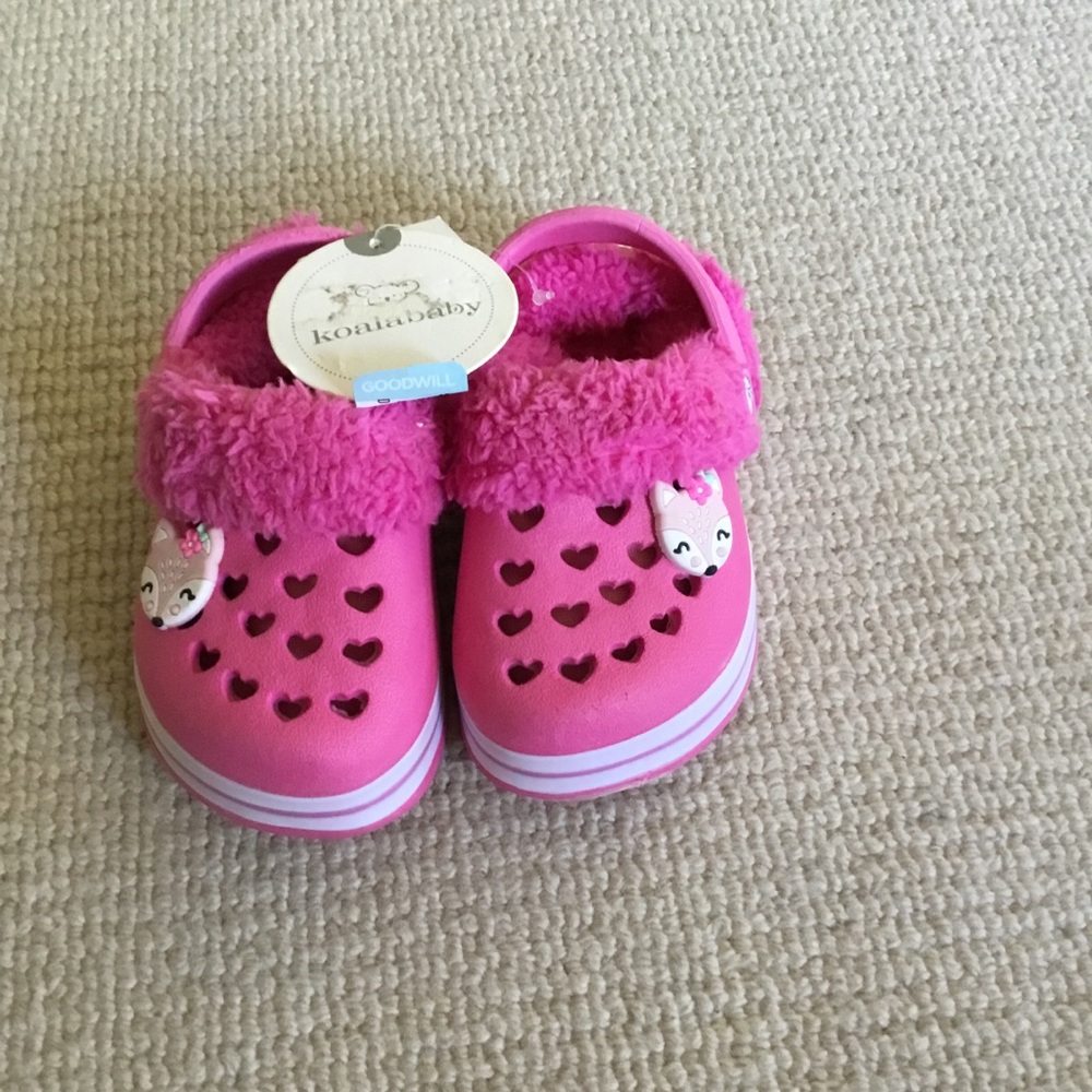 Koala Kids Hot Pink Fuzzy Heart Clogs